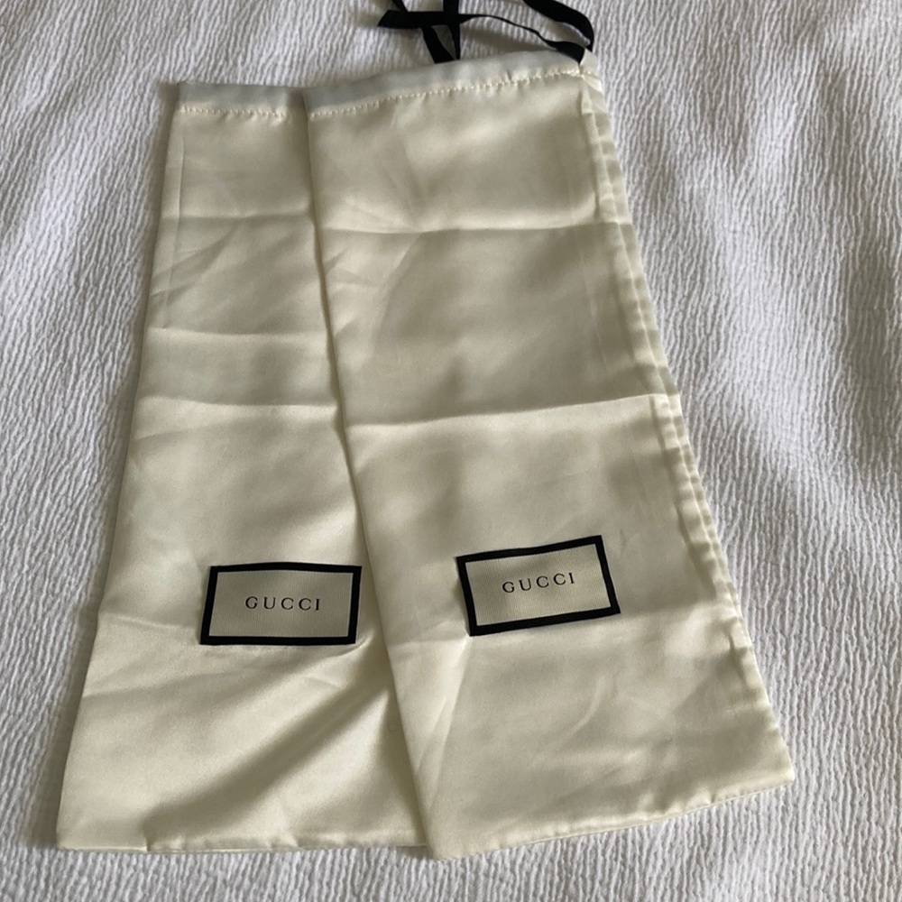 Gucci Cream and White Elegant shoe bags